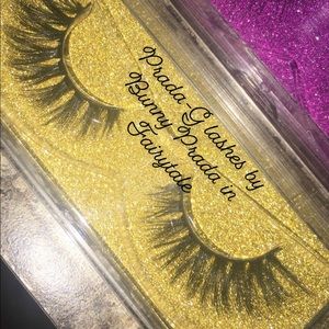 Meet your Posher, Ebony